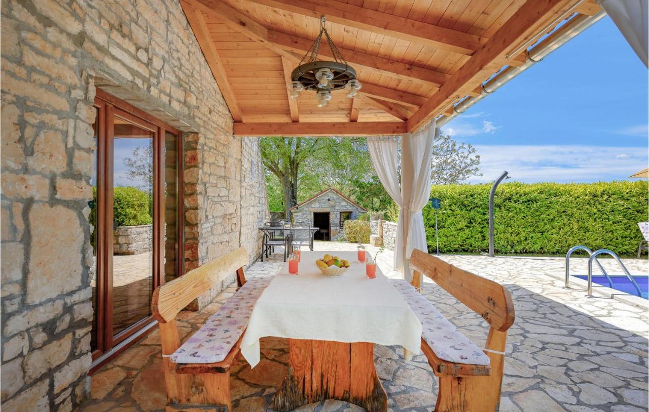 Cozy Home In Pamici With Kitchen Exterior foto